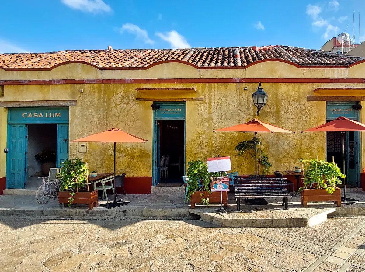 Casa Lum Hotel + Restaurante