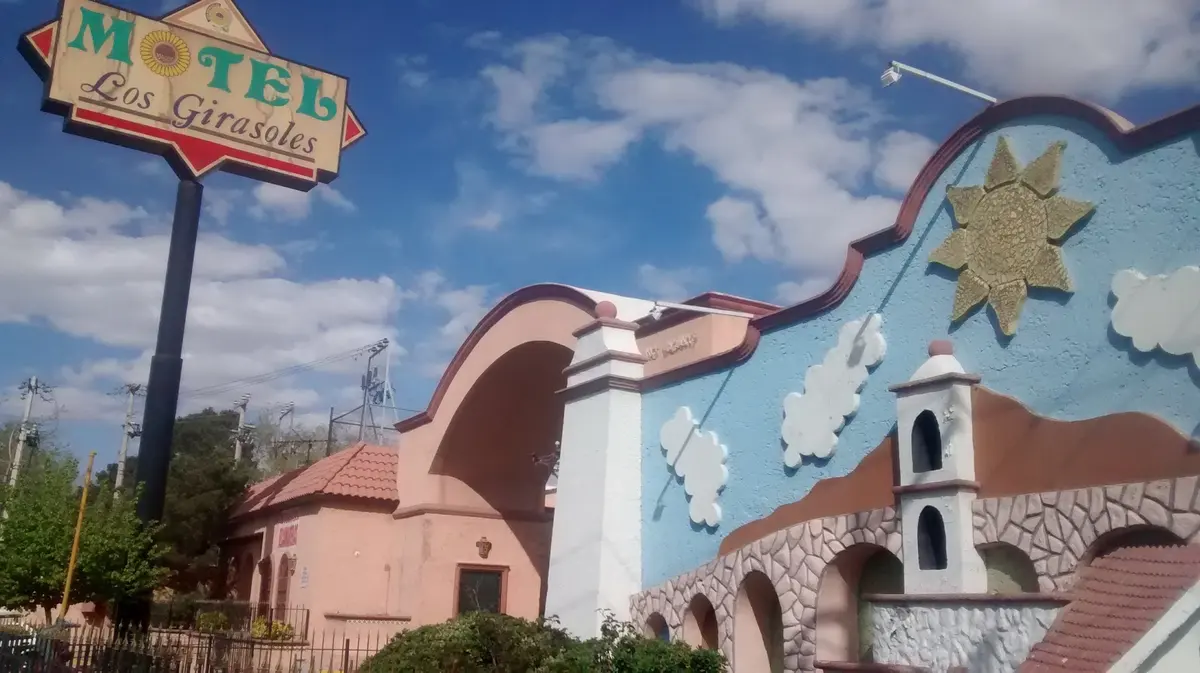 Motel Los Girasoles