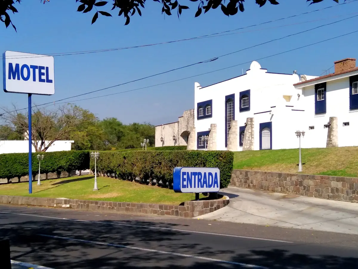 Los Portales