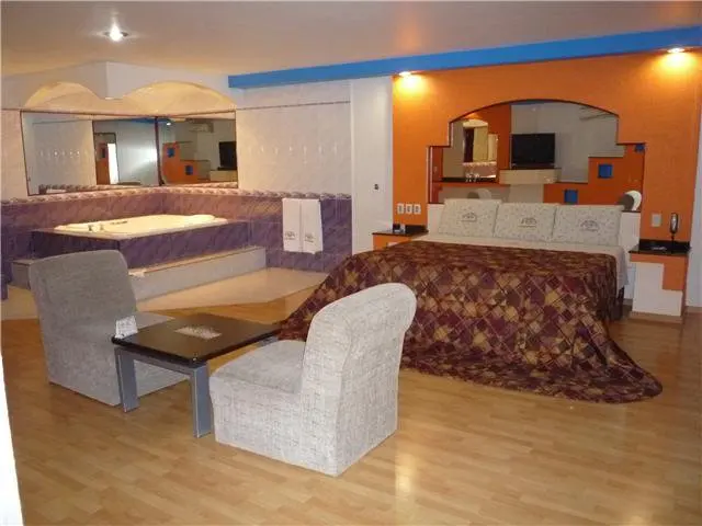 Auto Hotel Plaza Diamante