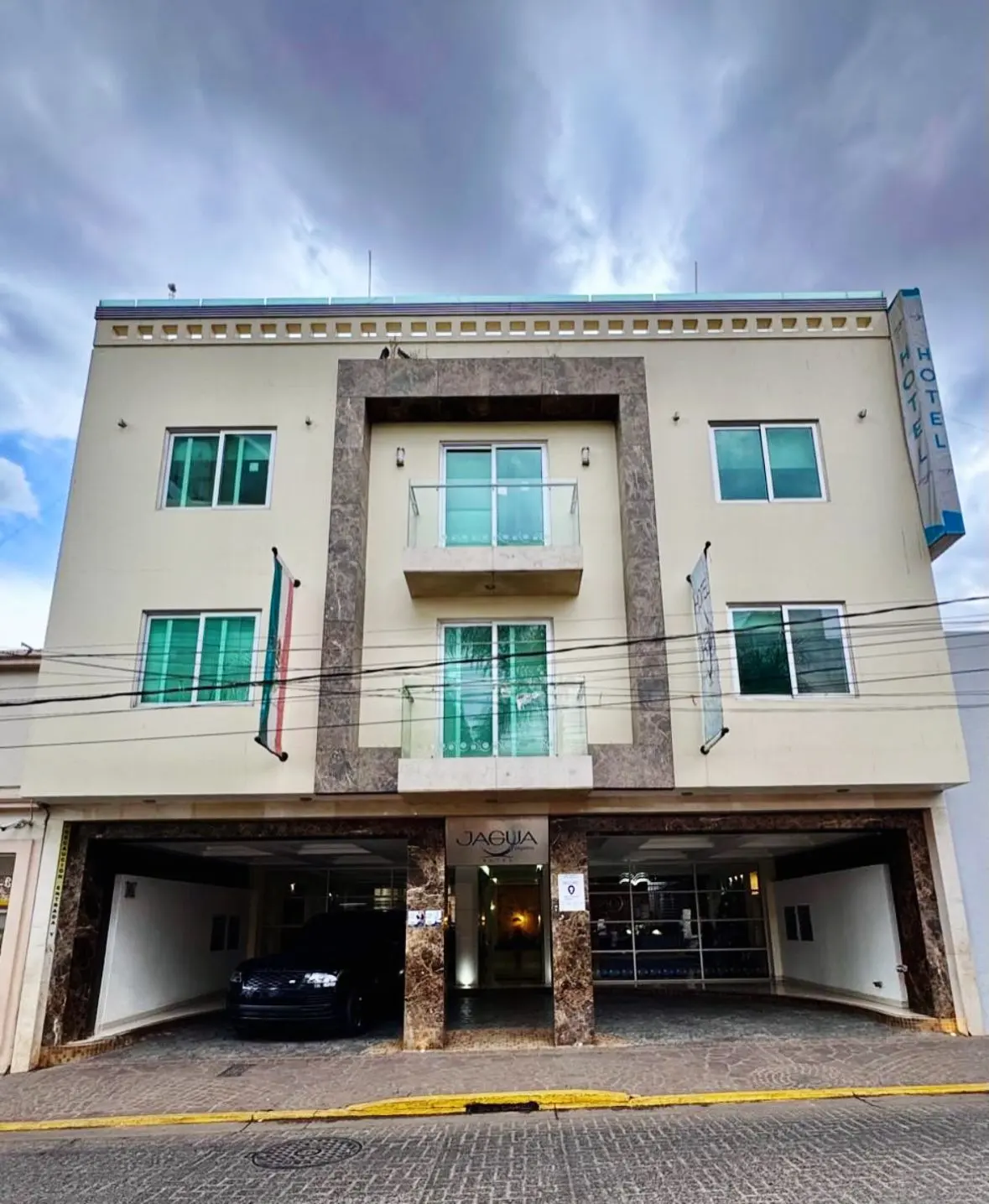 JAGUA HOTEL