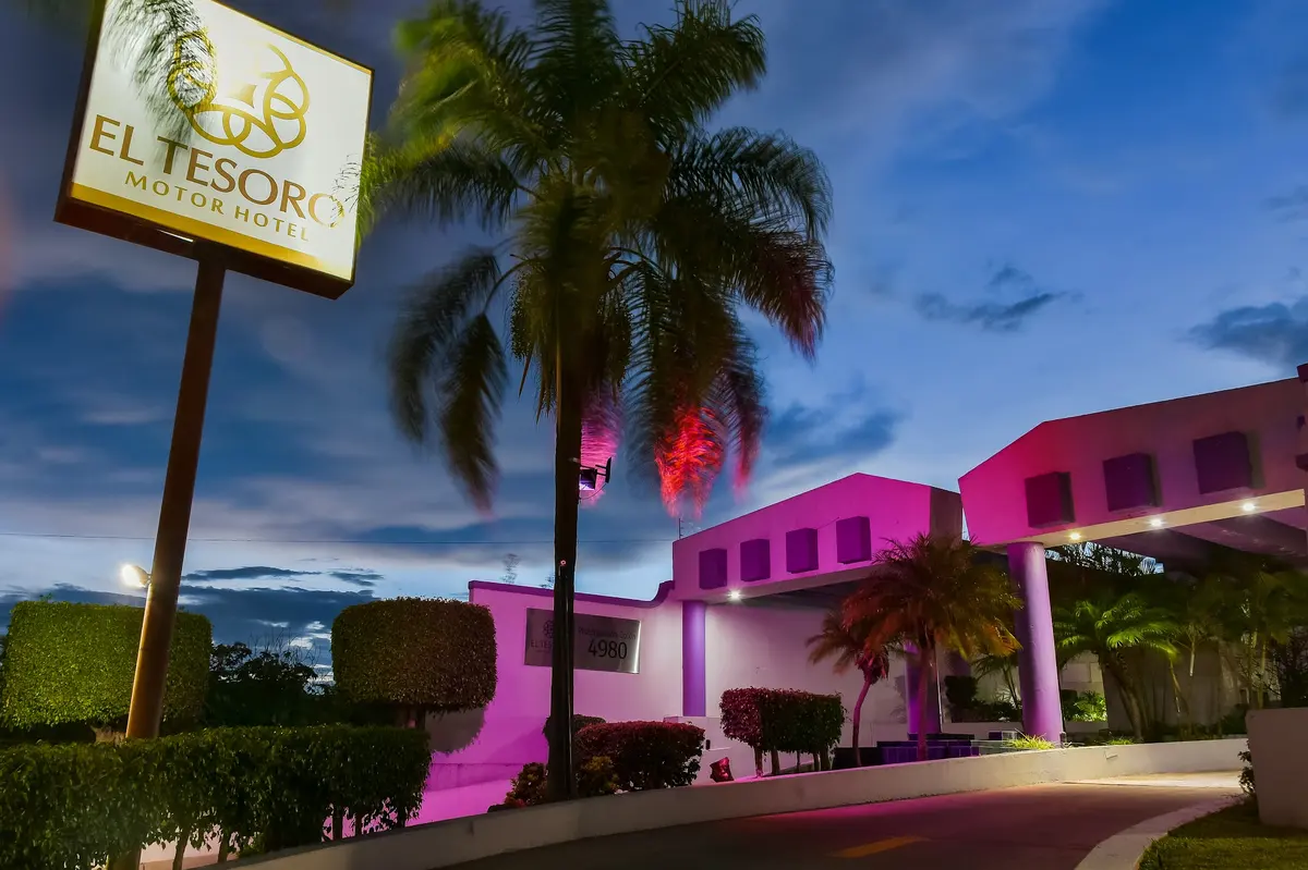 Motel El Tesoro