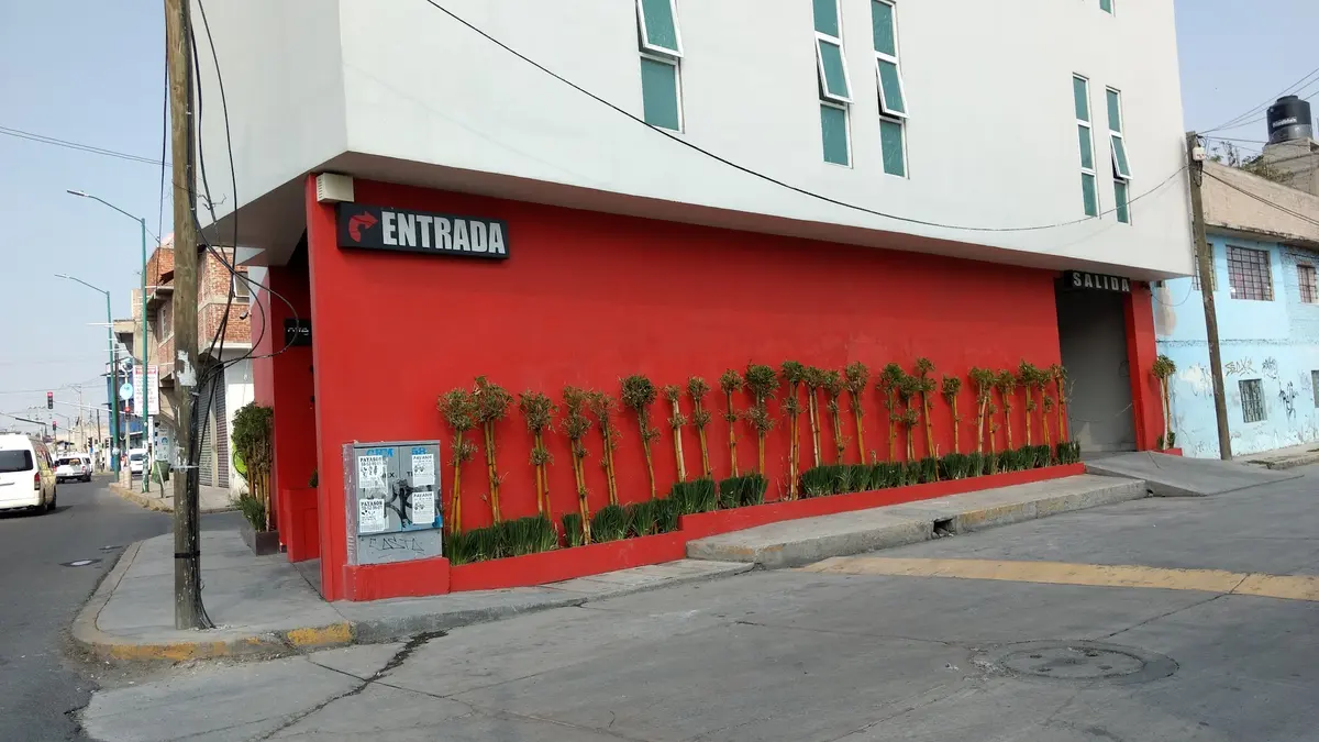 Hotel Rojo