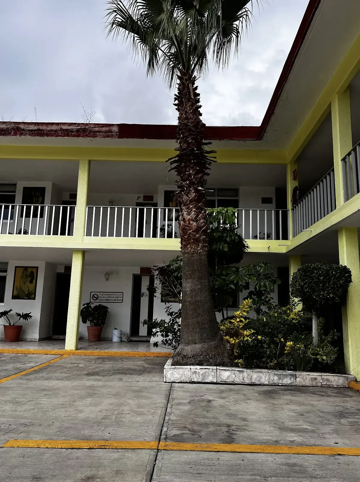 CROWNE VICTORIA