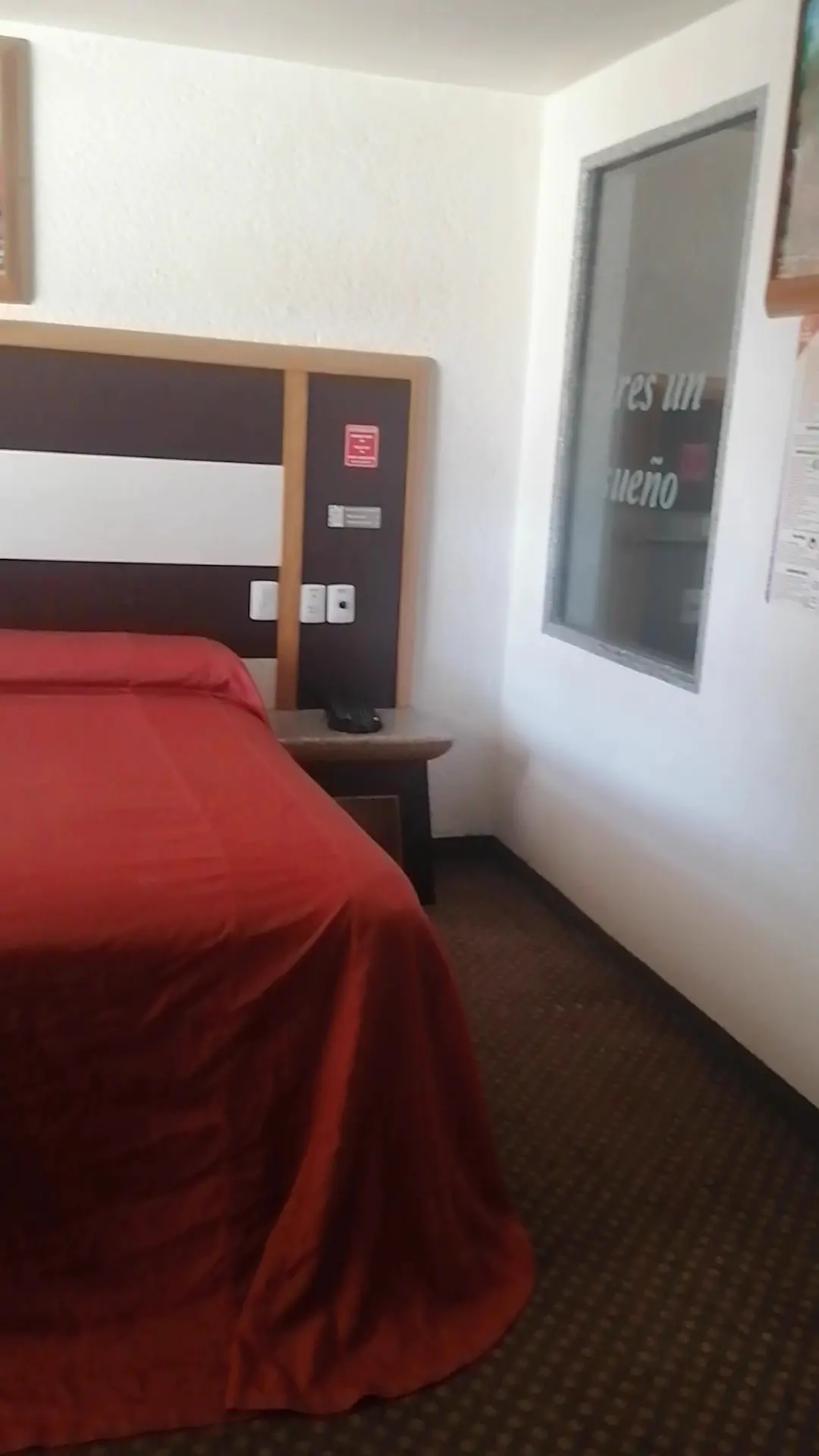CROWNE VICTORIA — foto 2 de 3