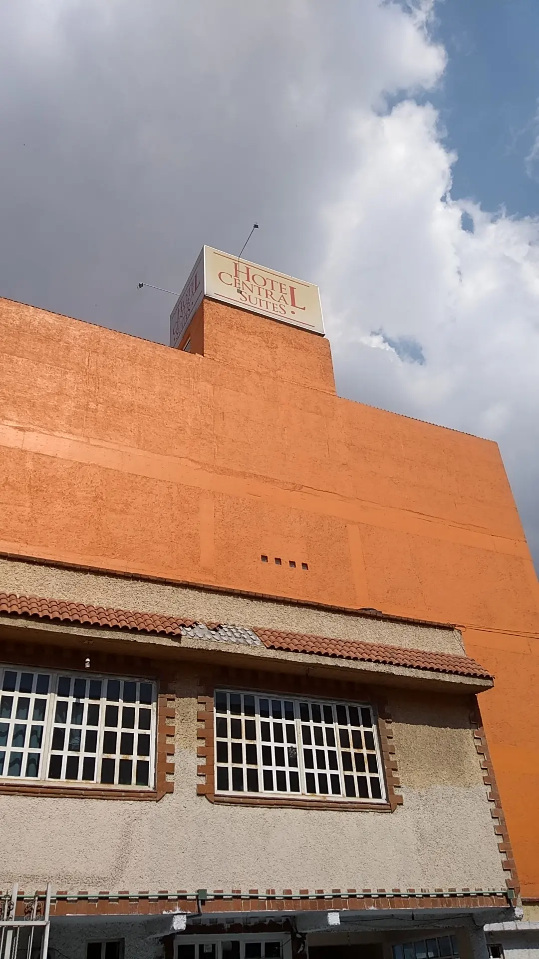 Hotel Central Suites
