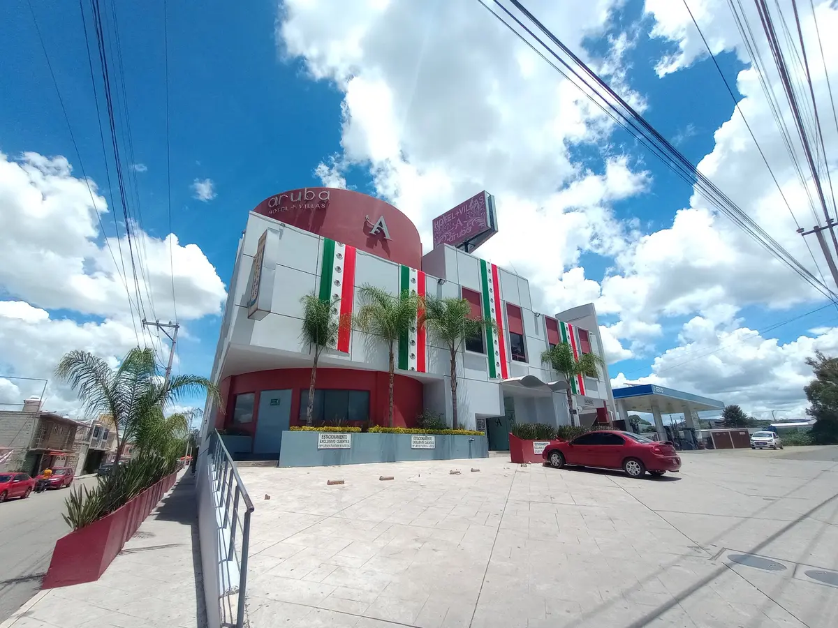 Aruba Hotel + Villas