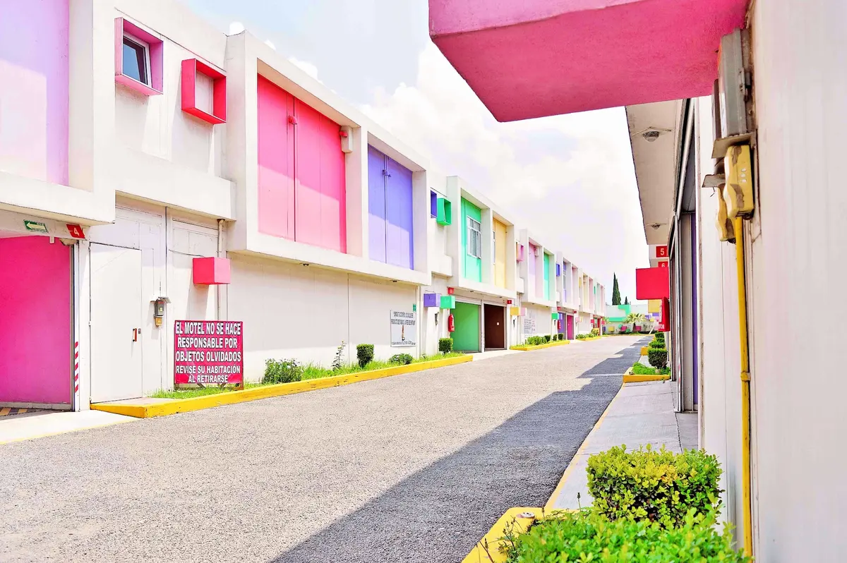 Motel Titanium