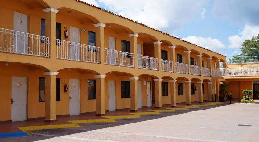 Hotel Maria Luisa Inn and Suites