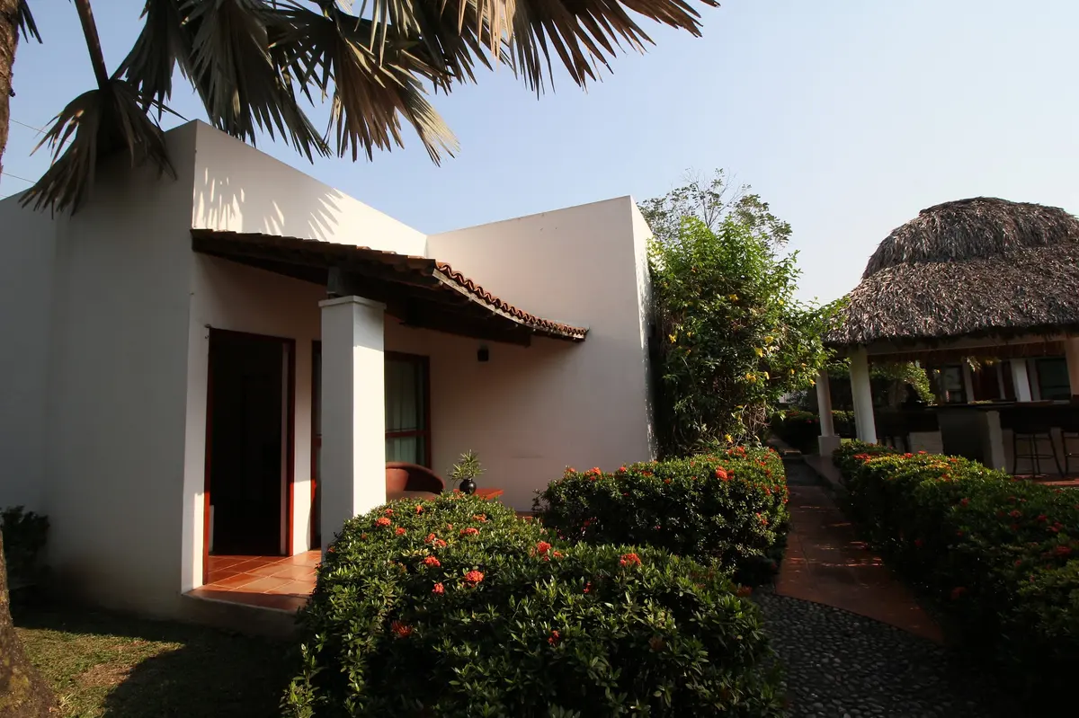 Villa Blanca Suites