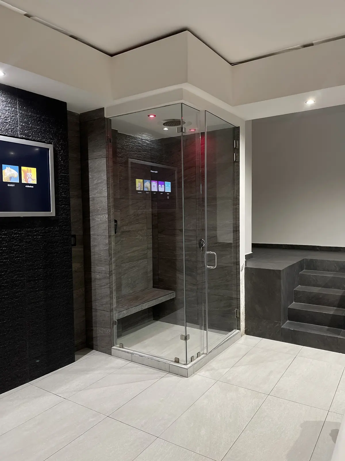 M Hotel Hell Blue — foto 4 de 5