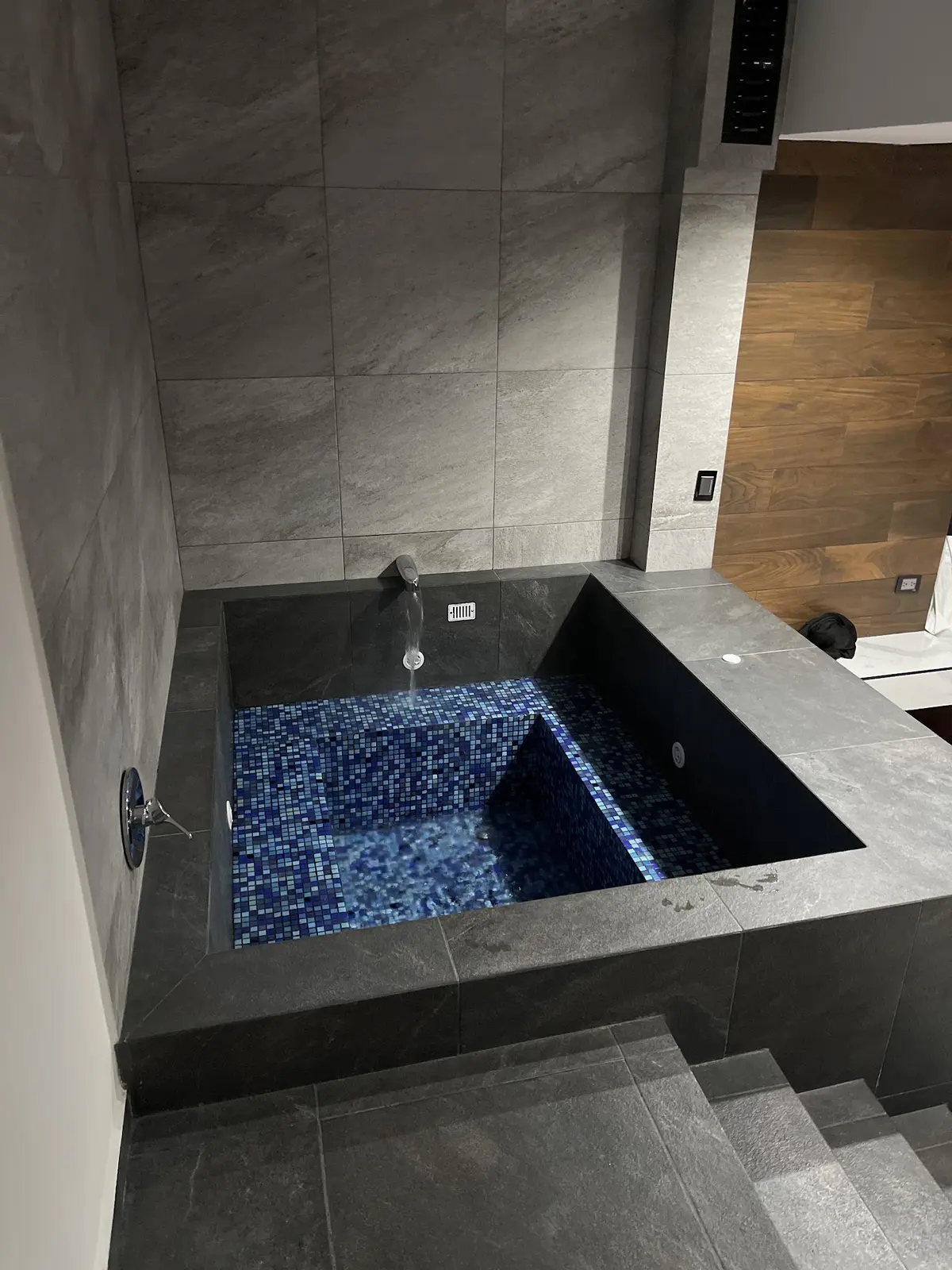 M Hotel Hell Blue — foto 5 de 5