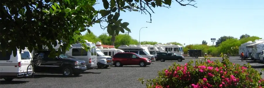 Las Palmas Midway Inn