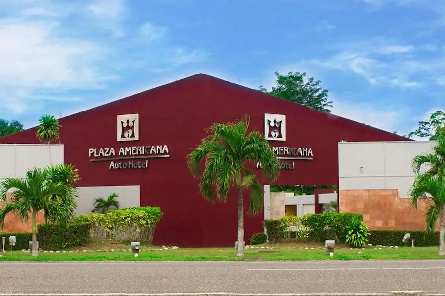 Auto Hotel Plaza Americana
