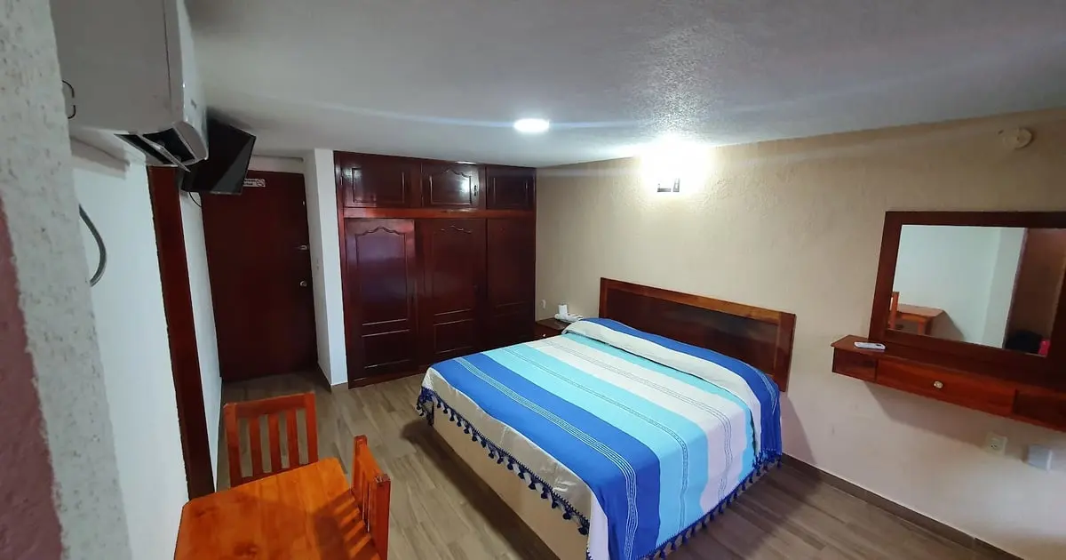 Hotel Plaza — foto 2 de 2