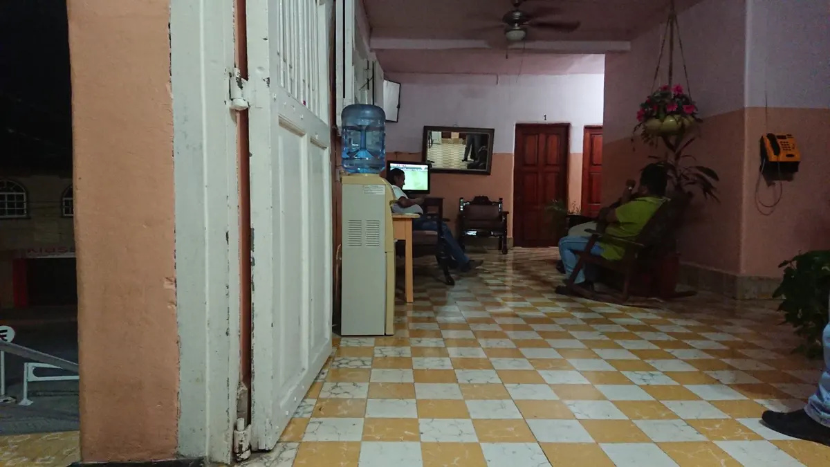HOTEL GUZMAN — foto 4 de 5