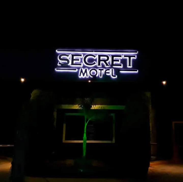 MOTEL SECRET