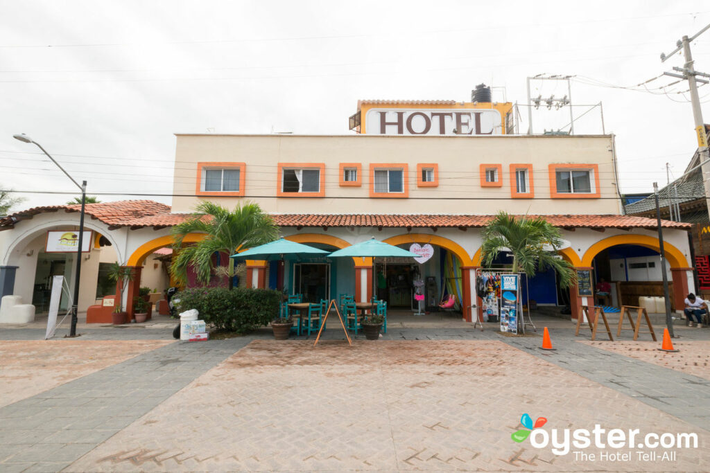 Mi Pueblo Hotel